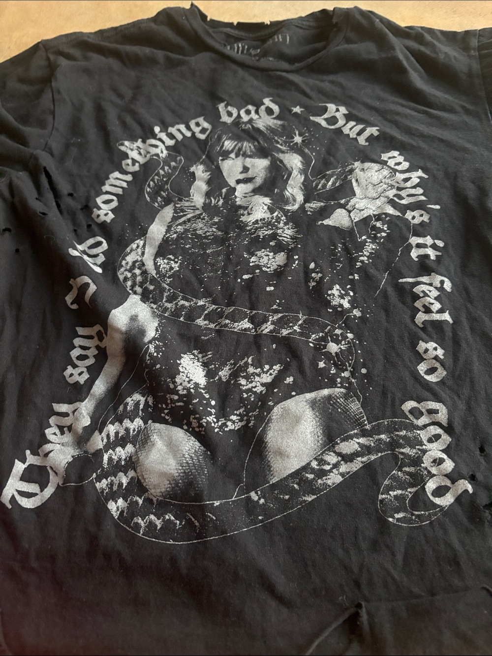 Taylor Swift Reputation DESTRUCTED TEE - Picture 3 of 6